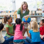 Mit hyperaktiven Kindern drinnen spielen