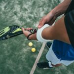 Padelschläger in der Hand: Sporttherapie für Hyperaktivität